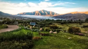 Paisaje panorámico de los campos y montañas de Tafí del Valle